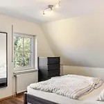 Friesenwald 度假居 Zetel